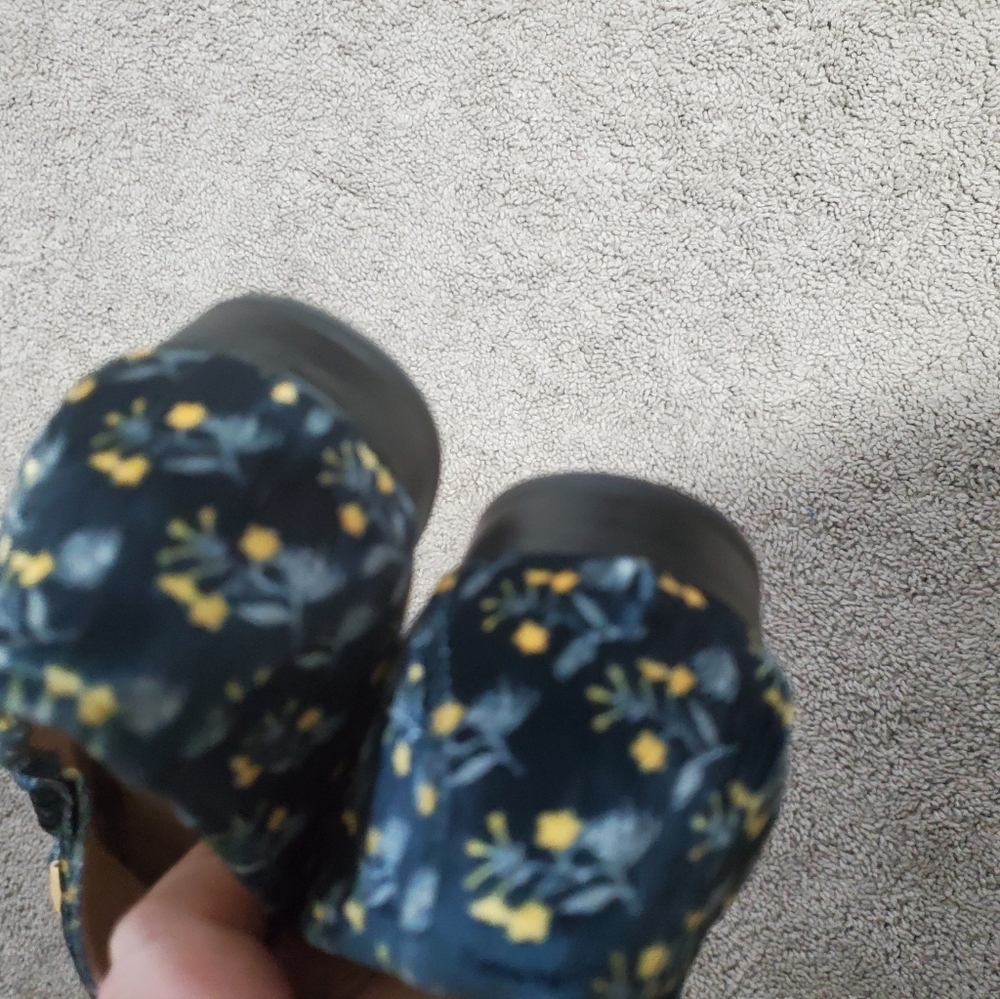 Cabi Velvet Feel Flodal Loafers With Gold Tone Hardware Size 7 - Picture 6 of 6